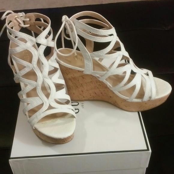 guess huyana wedge sandal